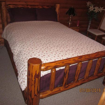 Kamloops Log Home Bed And Breakfast 외부 사진